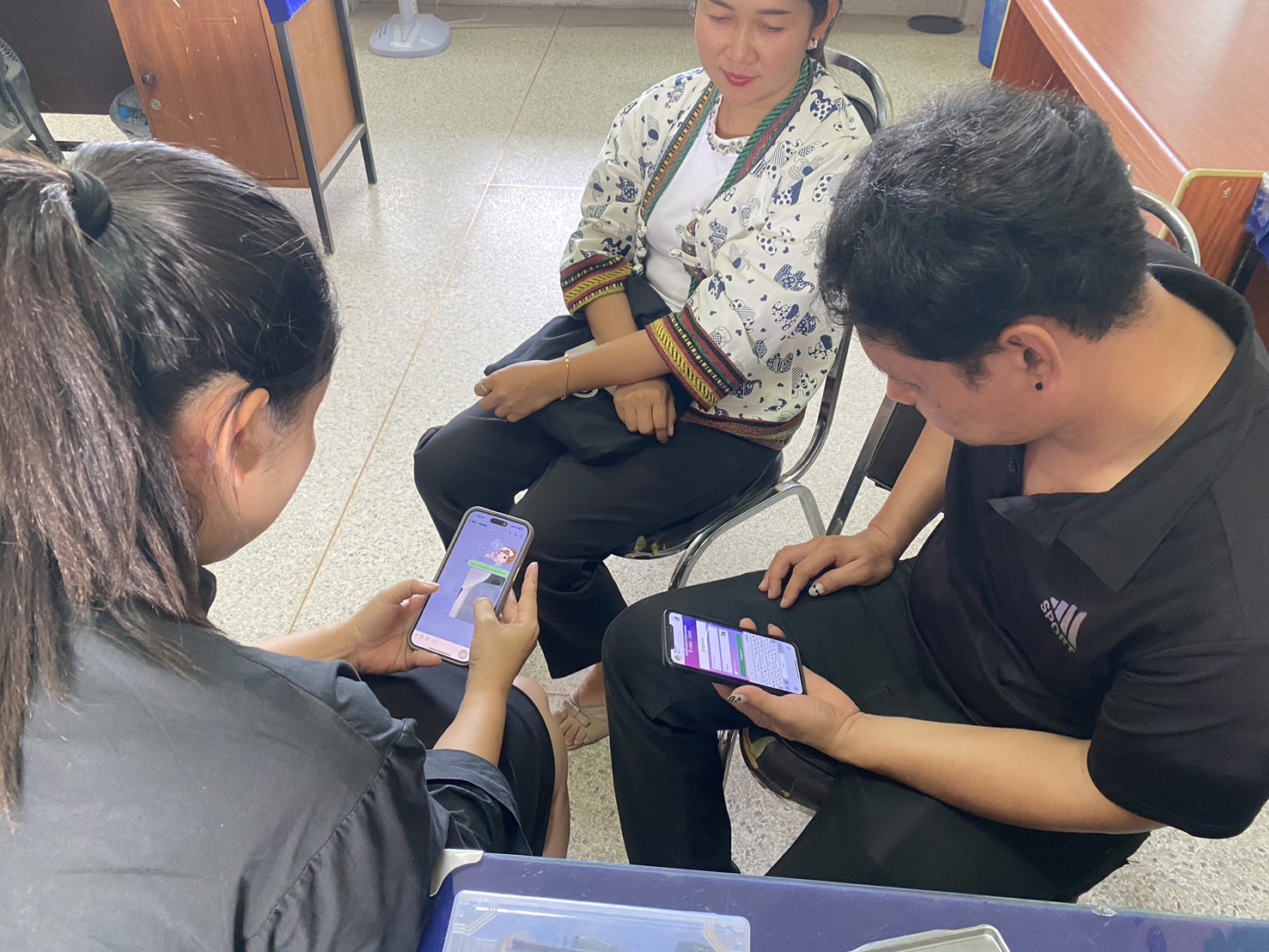 พช.น้ำพอง : ติดตามและสนับสนุนอาสาสมัครจัดเก็บข้อมูลความจำเป็นพื้นฐาน(จปฐ.) ตำบลกุดน้ำใส