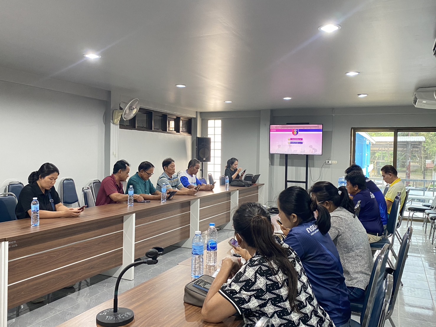 พช.น้ำพอง : จัดประชุมเชิงปฏิบัติการผู้จัดเก็บข้อมูลความจำเป็นพื้นฐาน (จปฐ.) ประจำปี 2569 ตำบลสะอาด