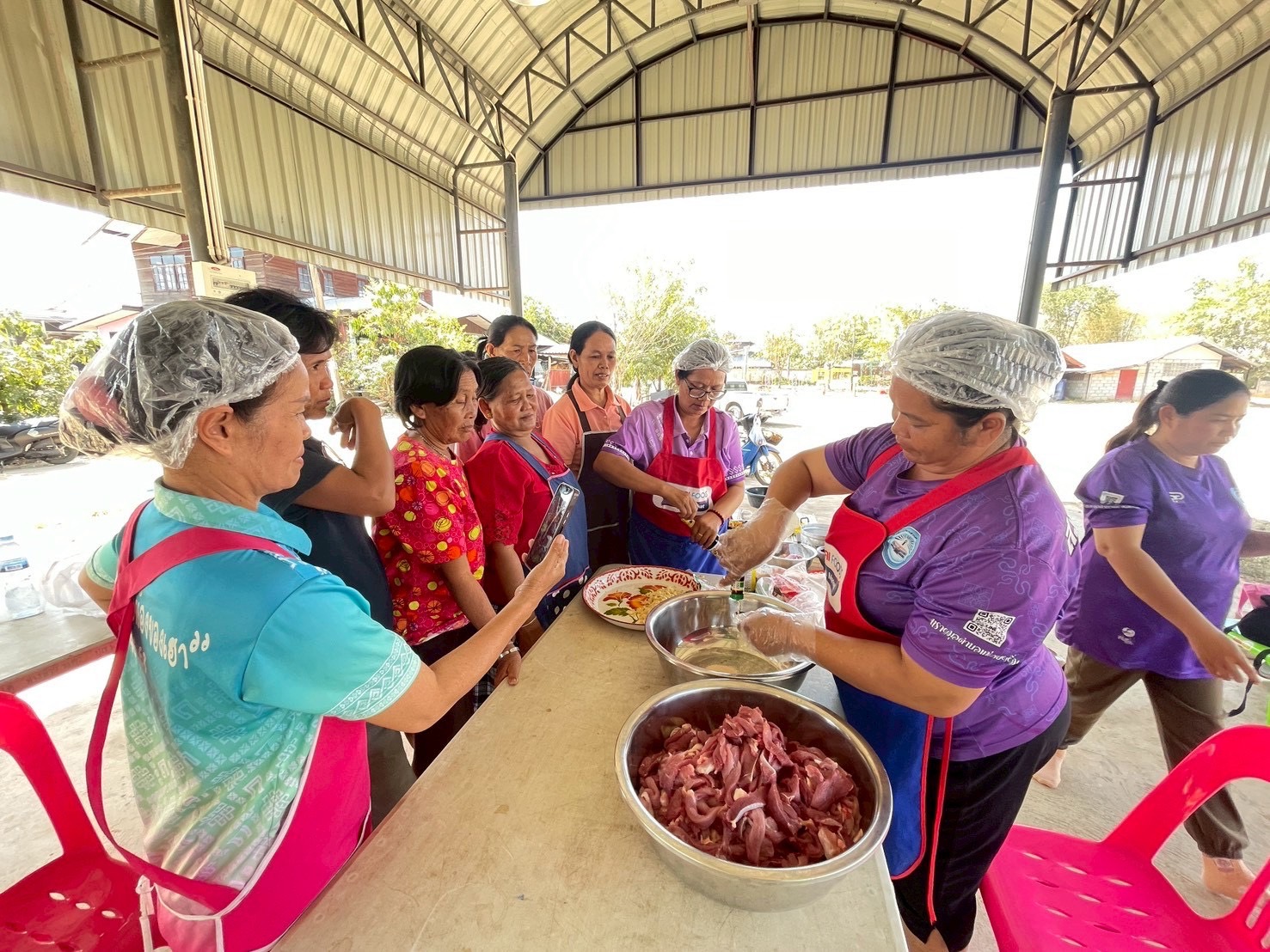 พช.น้ำพอง : ดำเนินโครงการส่งเสริมการออมและพัฒนาทักษะการบริหารจัดการทางการเงินของครอบครัวและชุมชน  (Financial Literacy)