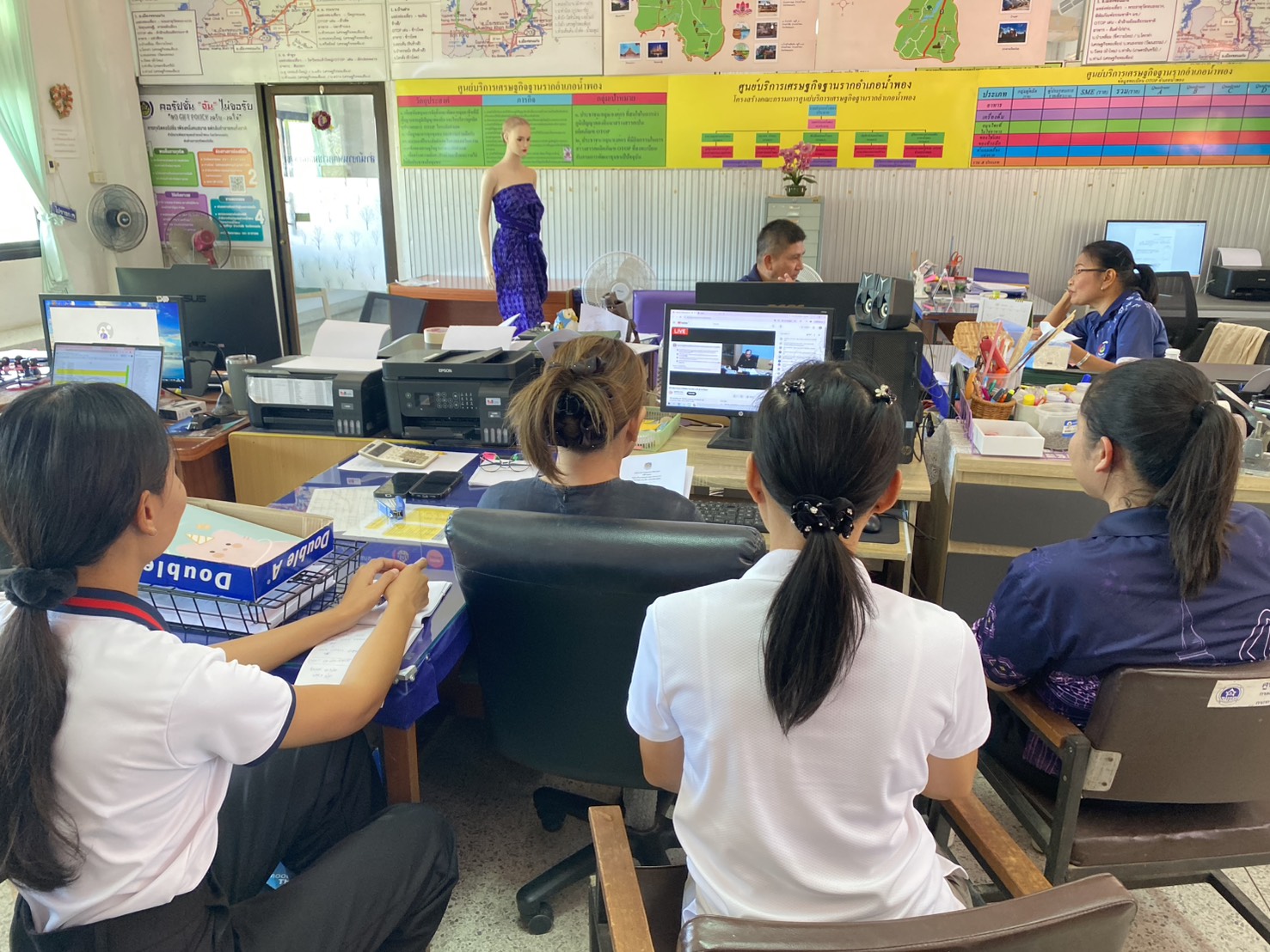 พช.น้ำพอง : ร่วมประชุมกรมการพัฒนาชุมชน ครั้งที่ 5/2569 ผ่านทาง TV พช.