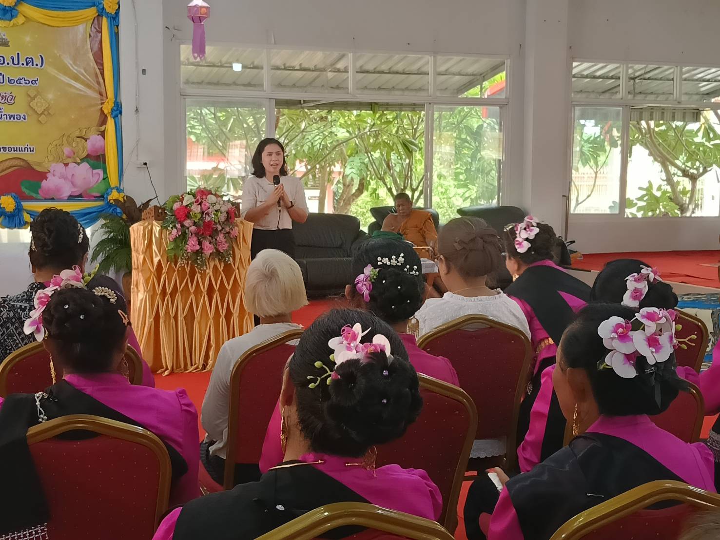 พช.น้ำพอง: ร่วมโครงการอบรมประชาชนประจำตำบล และโครงการอบรมอำเภอคุณธรรม เฉลิมพระเกียรติ ฯลฯ