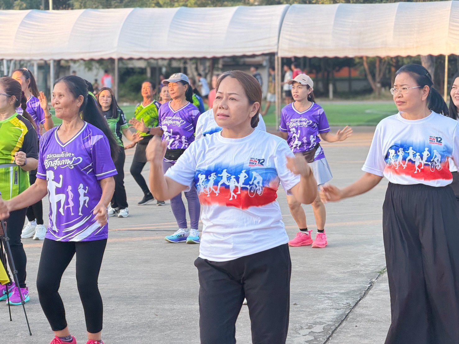 พช.น้ำพอง: ร่วม"เต้นแอโรบิก" เพื่อสุขภาพ ภายใต้โครงการ "Namphong Fit Together คนน้ำพอง รวมพลังฟิต พิชิตสุขภาพดี"